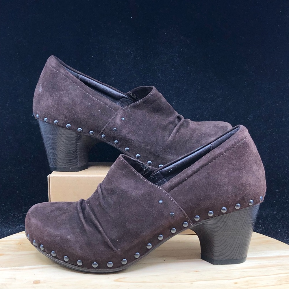 Dansko Chocolate Suede Clogs size 41